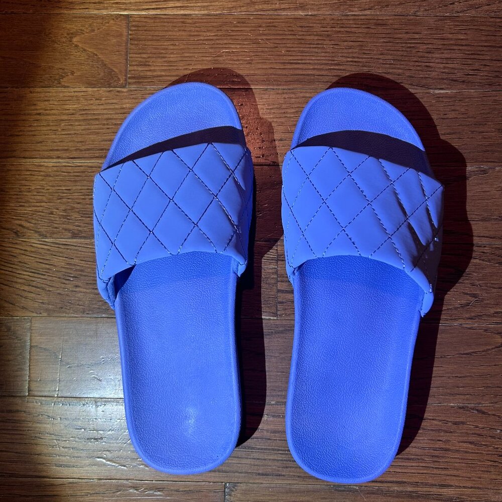 Vera Bradley Essential Slides